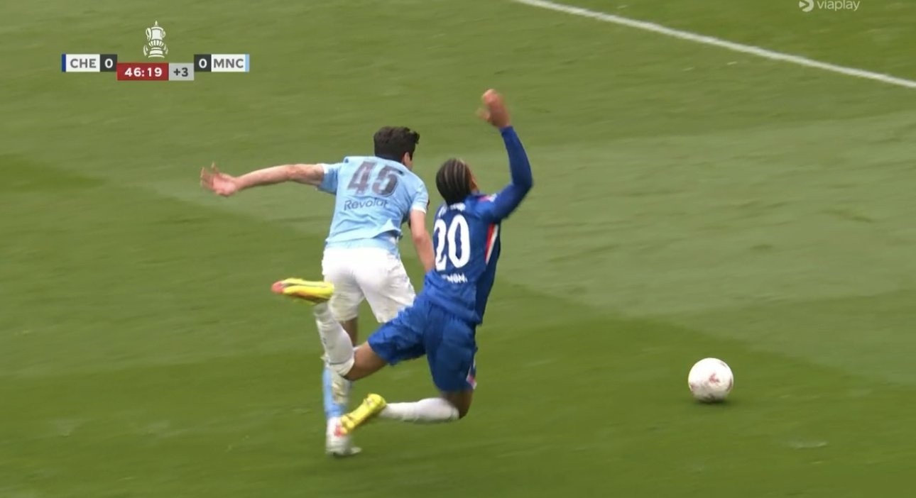 Ảnh bài viết Chelsea mất phạt đền gây tranh cãi trước Man City