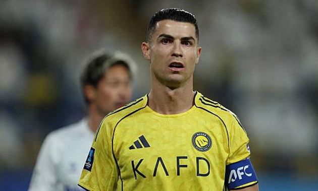 Ảnh bài viết Ronaldo bỏ mặc đồng đội và từ chối nhận huy chương cúp châu Á
