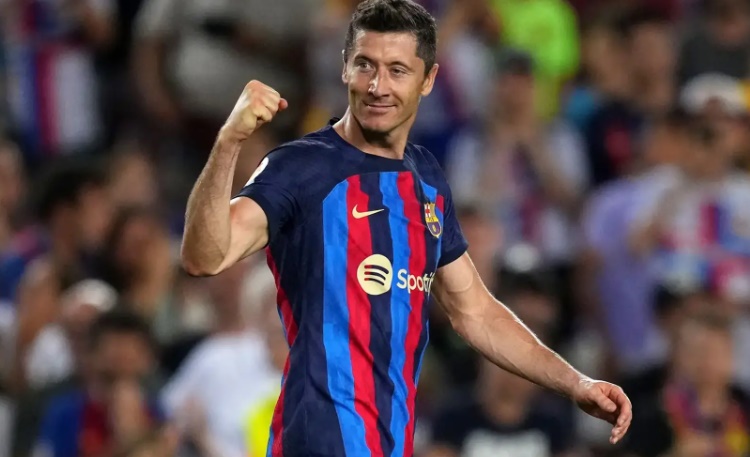 Lewandowski sẽ chia tay Barca vào hè này.