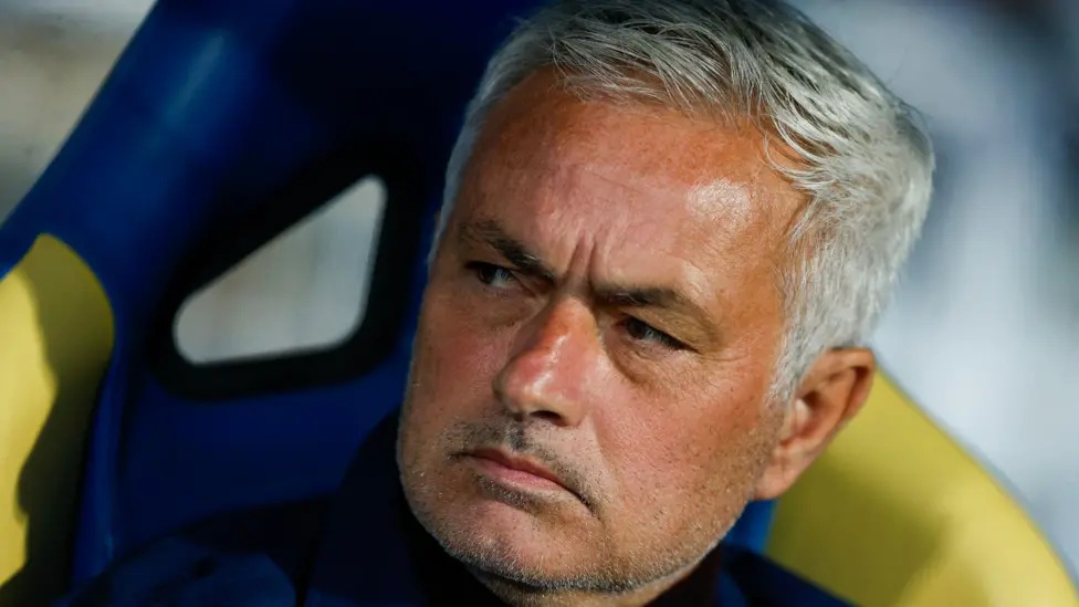 Mourinho đã có mùa giải buồn vui xen lẫn với Benfica.