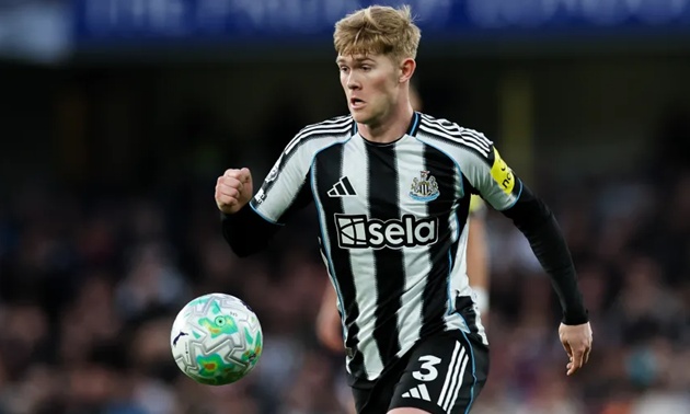 Ảnh bài viết Newcastle lo mất Lewis Hall vào tay Manchester United