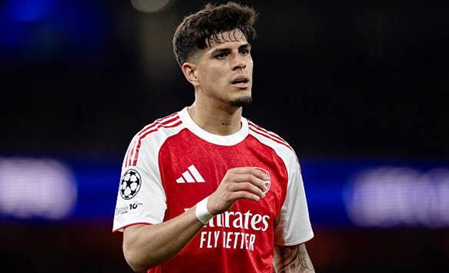 Ảnh bài viết Hincapie mỉa mai fan Man City ngay trong ngày Arsenal vô địch