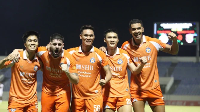 V-League kịch tính ở cuộc đua trụ hạng.