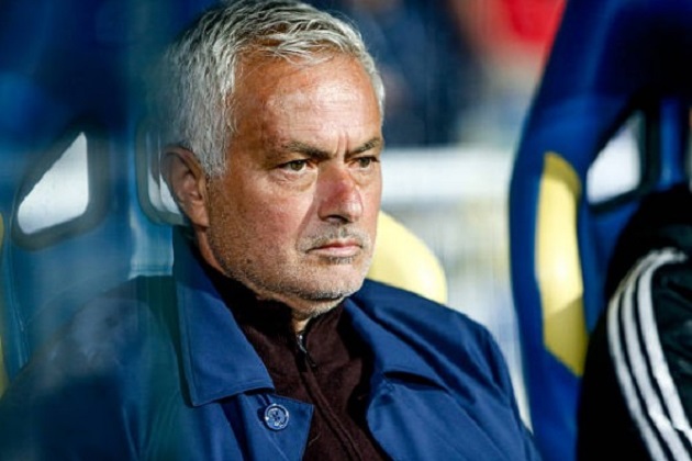 Ảnh bài viết CĐV Real Madrid đòi Mourinho loại bỏ một cặp trung vệ