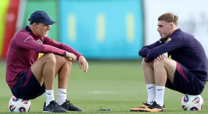 Ảnh bài viết Liệu Tuchel có sai lầm nếu loại bỏ cả Palmer và Foden?