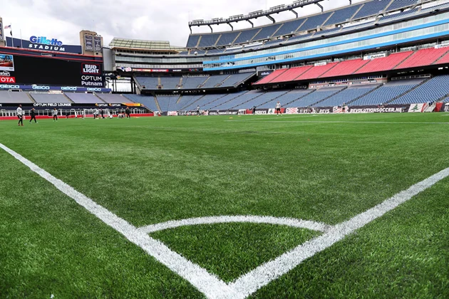 Mặt cỏ chuẩn FieldTurf "Revolution" của sân Gillette.