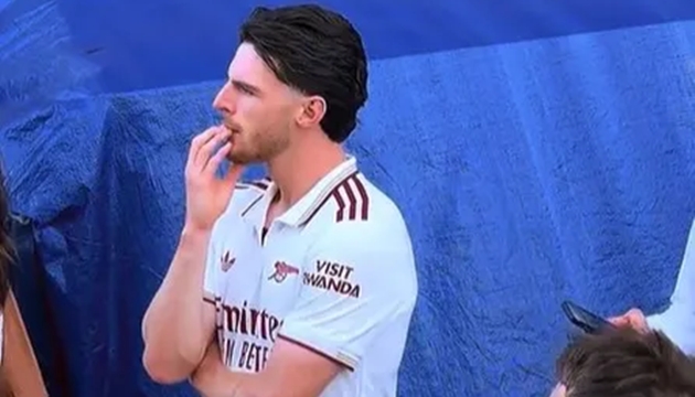 Ảnh bài viết Declan Rice bỏ dở lễ vô địch của Arsenal vì West Ham