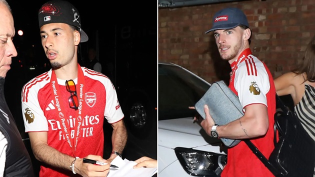 Dàn sao Arsenal vui chơi hết mức sau khi vô địch.