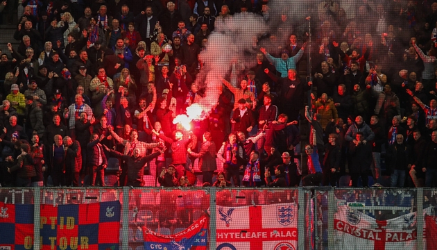 CĐV Crystal Palace và Rayo Vallecano đã "làm nóng" ngay trước thềm chung kết Europa Conference League.