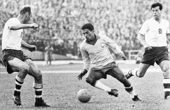 Garrincha tỏa sáng góp công lớn giúp Brazil giành chức vô địch World Cup 1962.
