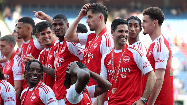 Arsenal đang đứng trước ngưỡng cửa lịch sử.