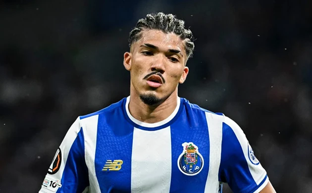 Gomes lọt vào tầm ngắm của Man Utd, Arsenal cùng nhiều đội bóng khác.