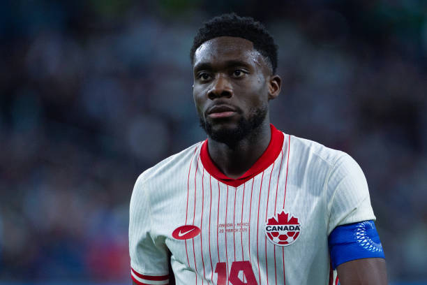 Ảnh bài viết Alphonso Davies chạy đua với thời gian để kịp dự World Cup