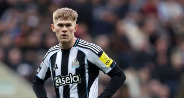 Ảnh bài viết Lý do MU tự tin giành Lewis Hall từ Newcastle