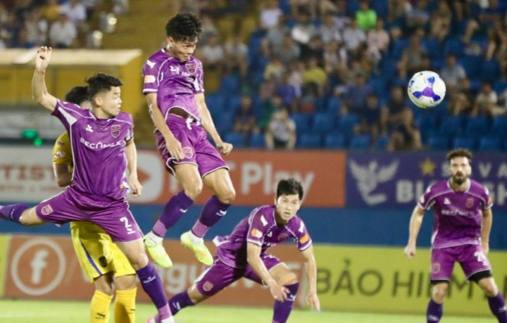 Ảnh bài viết Soi trận Becamex TPHCM vs HAGL: Vùng vẫy tìm đường thoát