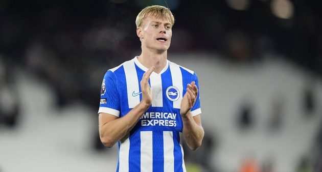 Jan Paul van Hecke lọt vào tầm ngắm của Spurs.