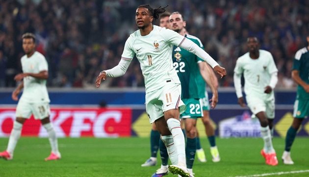 Ảnh bài viết Michael Olise khiến ĐT Pháp chơi thiếu người vì luật mới của FIFA