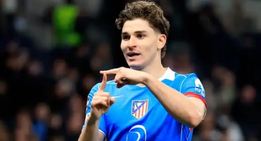 Ảnh bài viết Barca mặc kệ Real phá rối thương vụ Julian Alvarez
