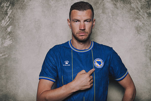 Dzeko sẵn sàng chạm trán Canada.