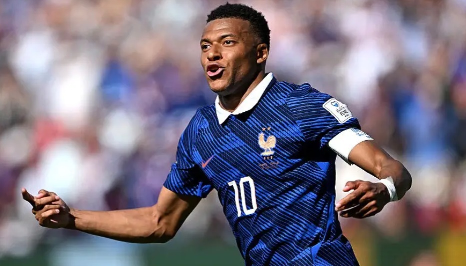 Ảnh bài viết Phản ứng của Giroud khi chứng kiến Mbappe phá kỷ lục