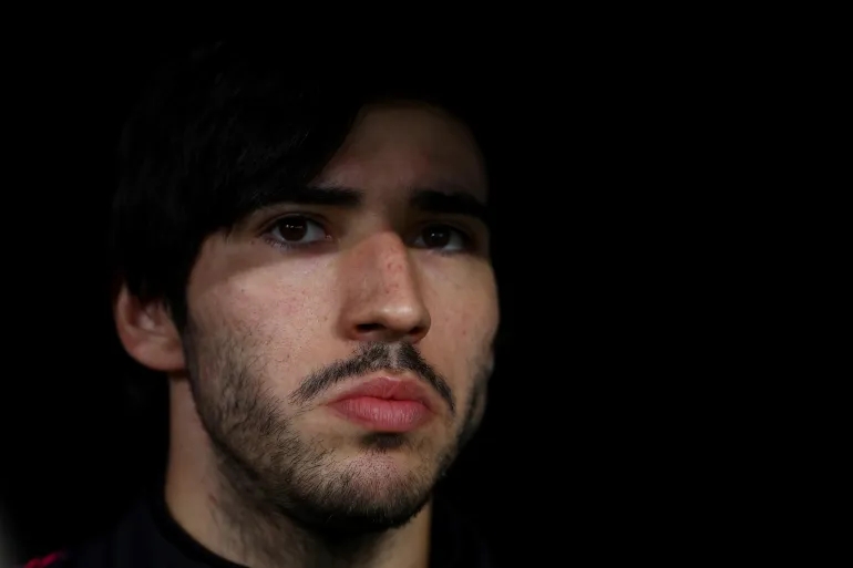 Sandro Tonali từng trải qua quãng thời gian khó khăn vì án phạt cho hành vi cá cược.