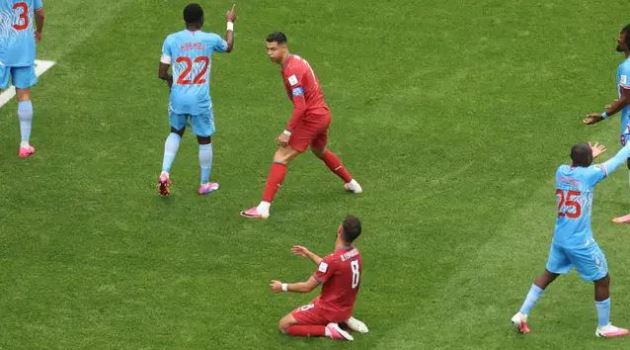 Tình huống khiến Ronaldo bị chỉ trích.