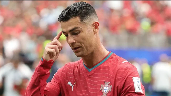Ảnh bài viết Bothroyd khuyên Ronaldo nên dự bị tại tuyển Bồ Đào Nha