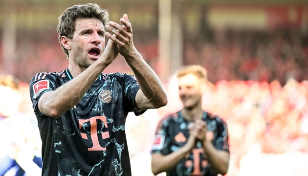 Ảnh bài viết Vì sao CĐV Heidenheim chỉ vỗ tay cho Thomas Muller của Bayern?