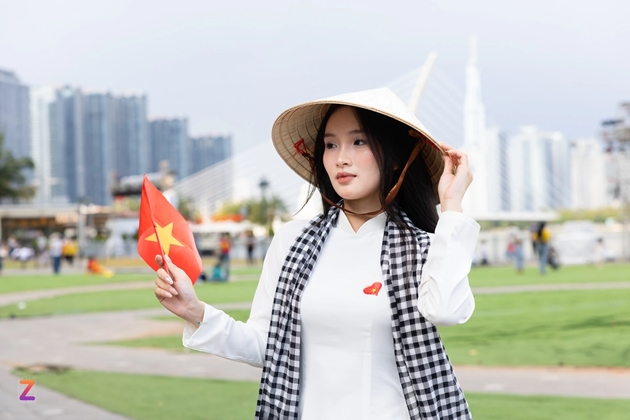 Ảnh bài viết Áo dài "yêu nước" xuống phố Sài Gòn: Bản hòa ca tự hào nhân dịp 30/4