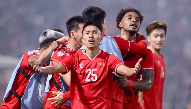 Ảnh bài viết Vắng Doãn Ngọc Tân, HLV Kim Sang-sik đau đầu trước trận gặp Malaysia