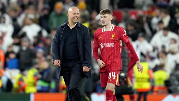 Ảnh bài viết Arne Slot vui mừng khi Salah và Van Dijk tiếp tục gắn bó với Liverpool