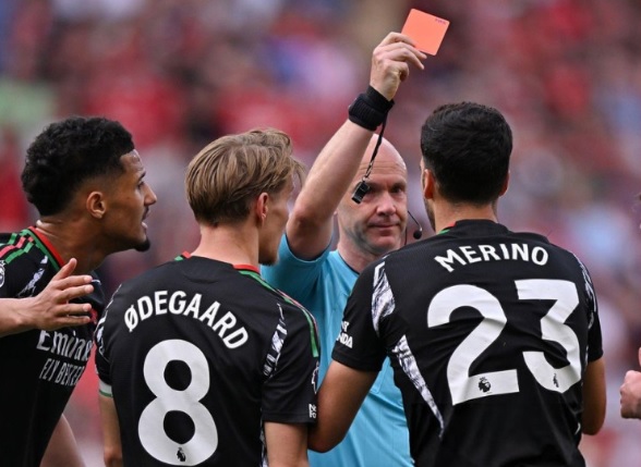Ảnh bài viết Mikel Merino: Từ người hùng đến tội đồ, thẻ đỏ định đoạt trận đấu
