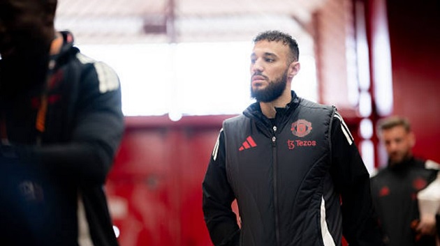 Ảnh bài viết Man United thoát hiểm Europa League, bí ẩn Mazraoui và Lindelof rời sân