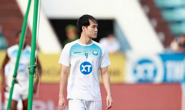 Văn Toàn rõ ràng không vui khi Nam Định bị cầm hòa.