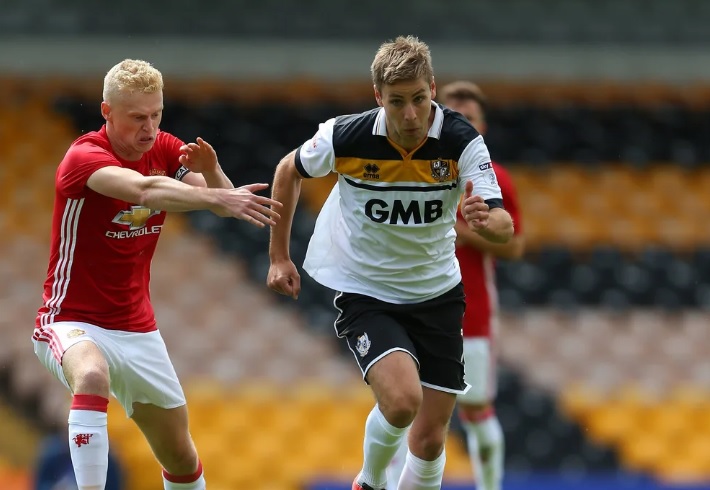 James Weir khi còn khoác áo MU.