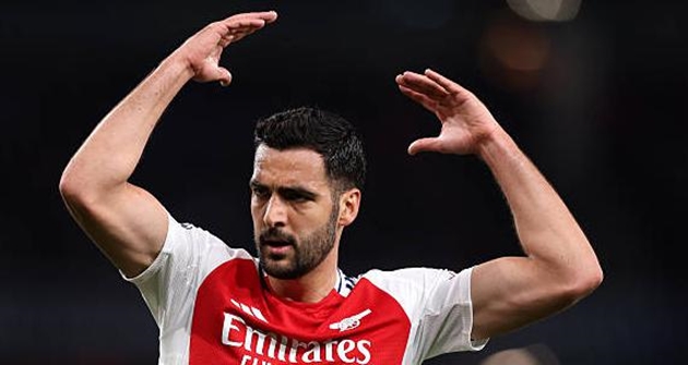 Mikel Arteta sẽ phải cân nhắc vai trò của Mikel Merino.