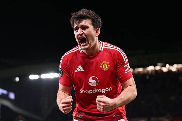 Man United có thể cân nhắc dùng Maguire làm "vật tế thần".