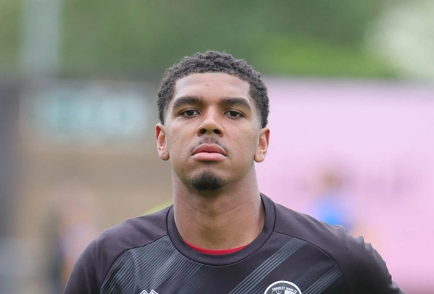 Tyreece John-Jules trong màu áo Crawley.