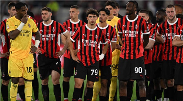 AC Milan nhận thất bại cay đắng.