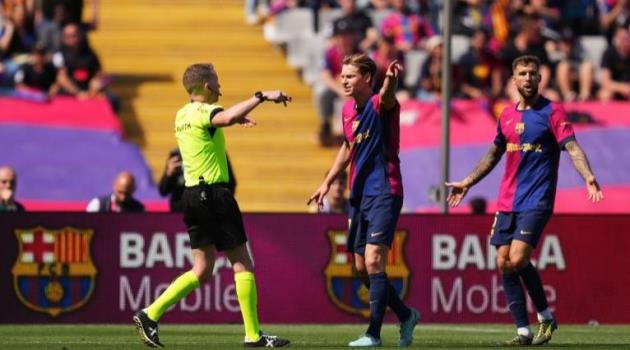 Ảnh bài viết Frenkie de Jong trở thành thủ lĩnh không thể thiếu của Barcelona